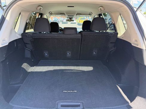 Used 2024 Nissan Rogue S FWD image 20