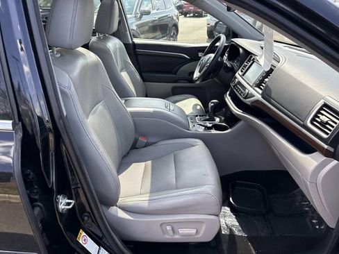 Used 2016 Toyota Highlander Limited Platinum w/ Protection Package #3 image 9