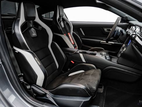 Used 2021 Ford Mustang Shelby GT500 w/ Carbon Fiber Track Pack RWD image 63