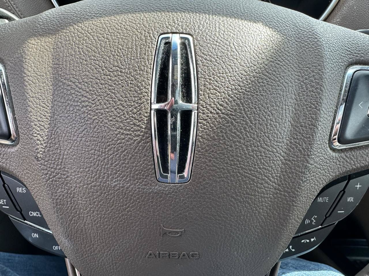 Used 2016 Lincoln MKX Reserve w/ Climate Package AWD/4WD image 12