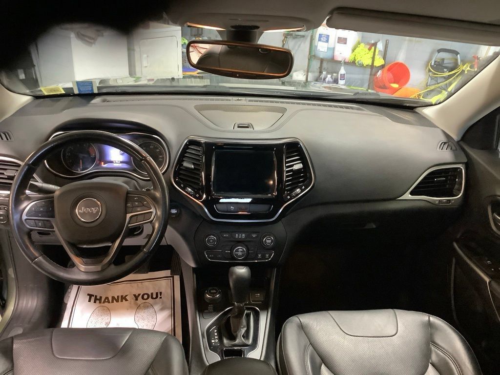 Used 2019 Jeep Cherokee Limited AWD/4WD image 23