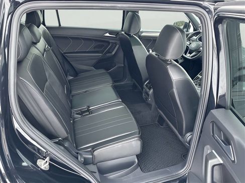 Used 2024 Volkswagen Tiguan SE R-Line image 31