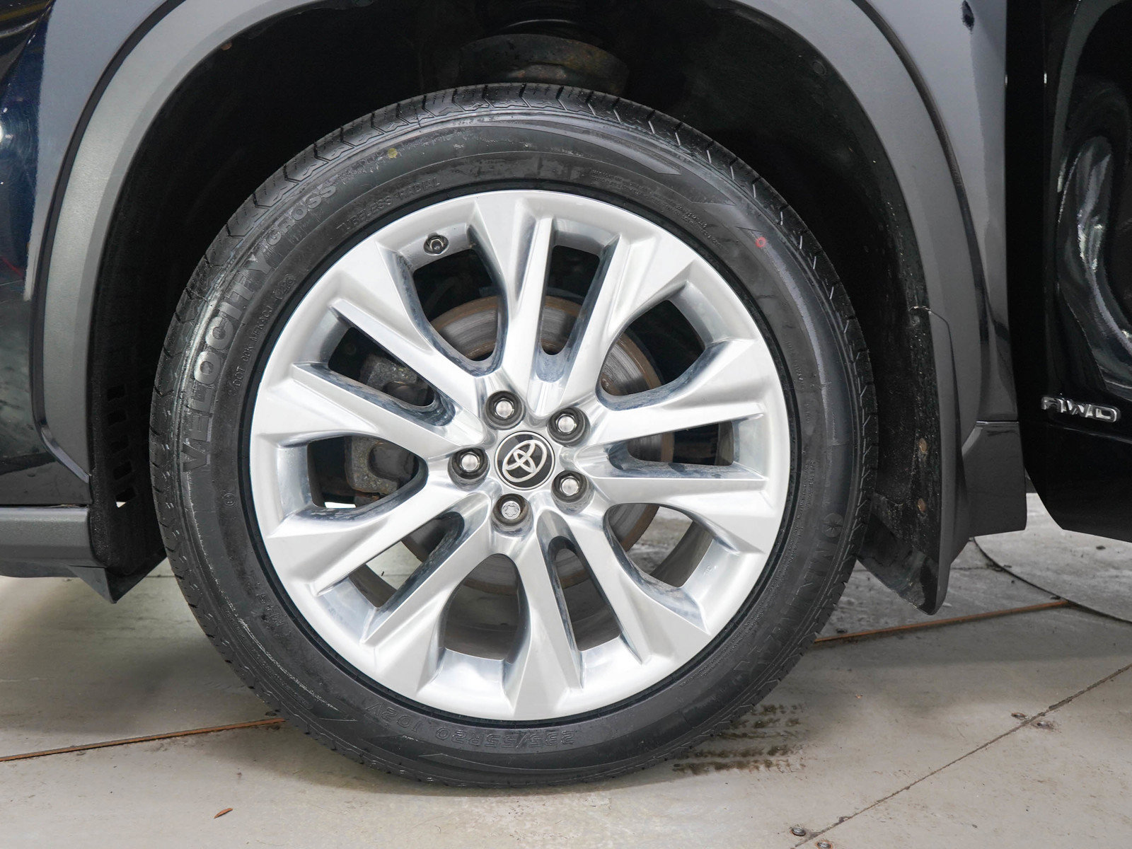 Used 2023 Toyota Highlander Limited AWD/4WD image 32