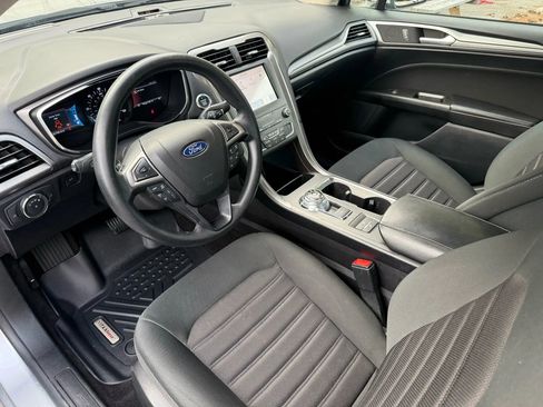 Used 2020 Ford Fusion SE image 13