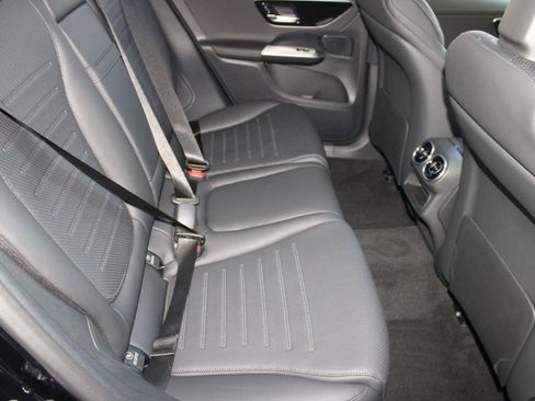 Used 2026 Mercedes-Benz GLC 300 image 29