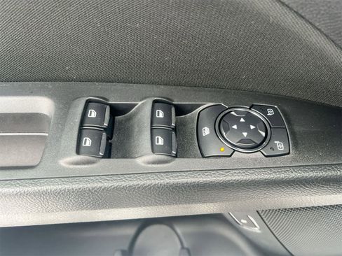 Used 2019 Ford Fusion SE image 17