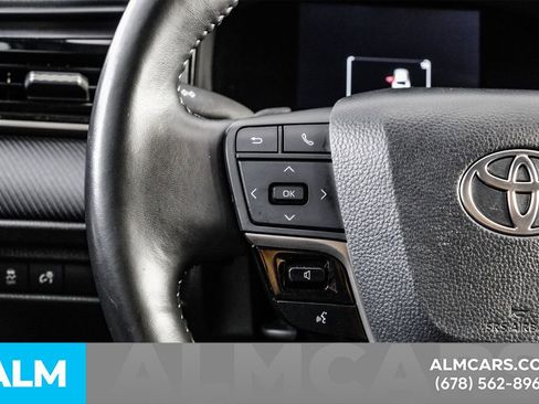 Used 2025 Toyota Camry SE image 25