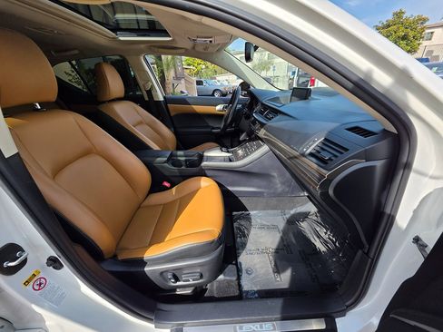 Used 2014 Lexus CT 200h image 16