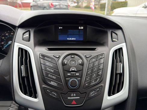 Used 2014 Ford Focus SE w/ SE Winter Package image 16