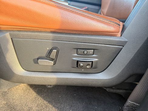 Used 2016 RAM 1500 Laramie Longhorn w/ Convenience Group image 17