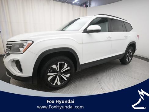 Used 2024 Volkswagen Atlas SE AWD/4WD image 1