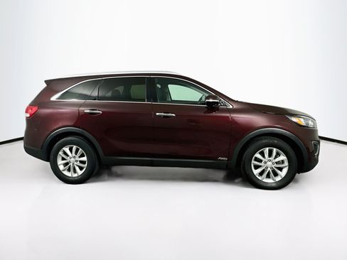 Used 2017 Kia Sorento AWD w/ LX Convenience Package image 10