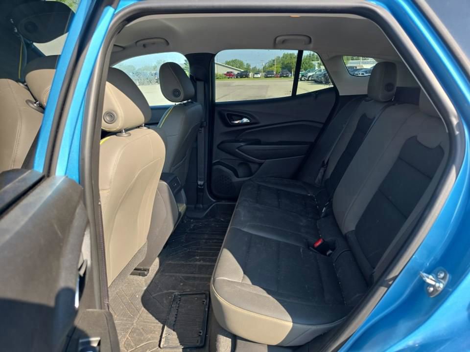 Used 2025 Chevrolet Trax ACTIV w/ Driver Confidence Package FWD image 12
