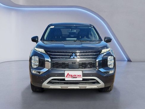 Used 2024 Mitsubishi Outlander SE image 8