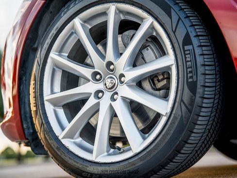 Used 2012 Jaguar XJ image 70