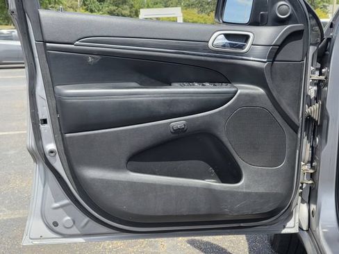 Used 2020 Jeep Grand Cherokee Limited w/ Luxury Group II RWD image 17