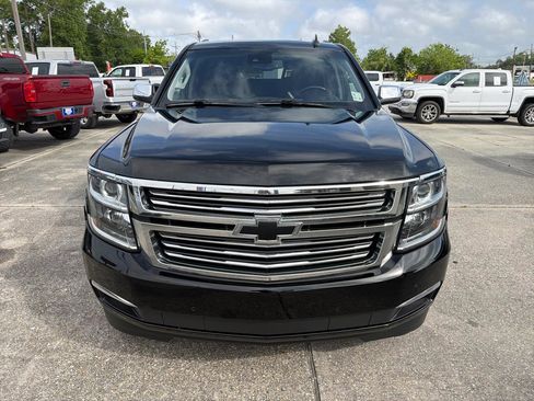 Used 2019 Chevrolet Suburban Premier image 16