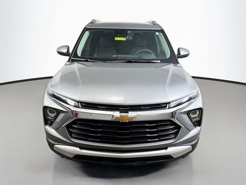 Used 2024 Chevrolet TrailBlazer LT FWD image 2
