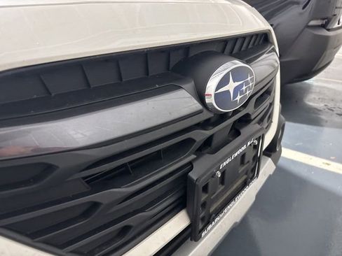 Used 2023 Subaru Outback Touring AWD/4WD image 12