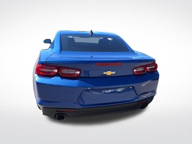 Used 2019 Chevrolet Camaro LT RWD image 4