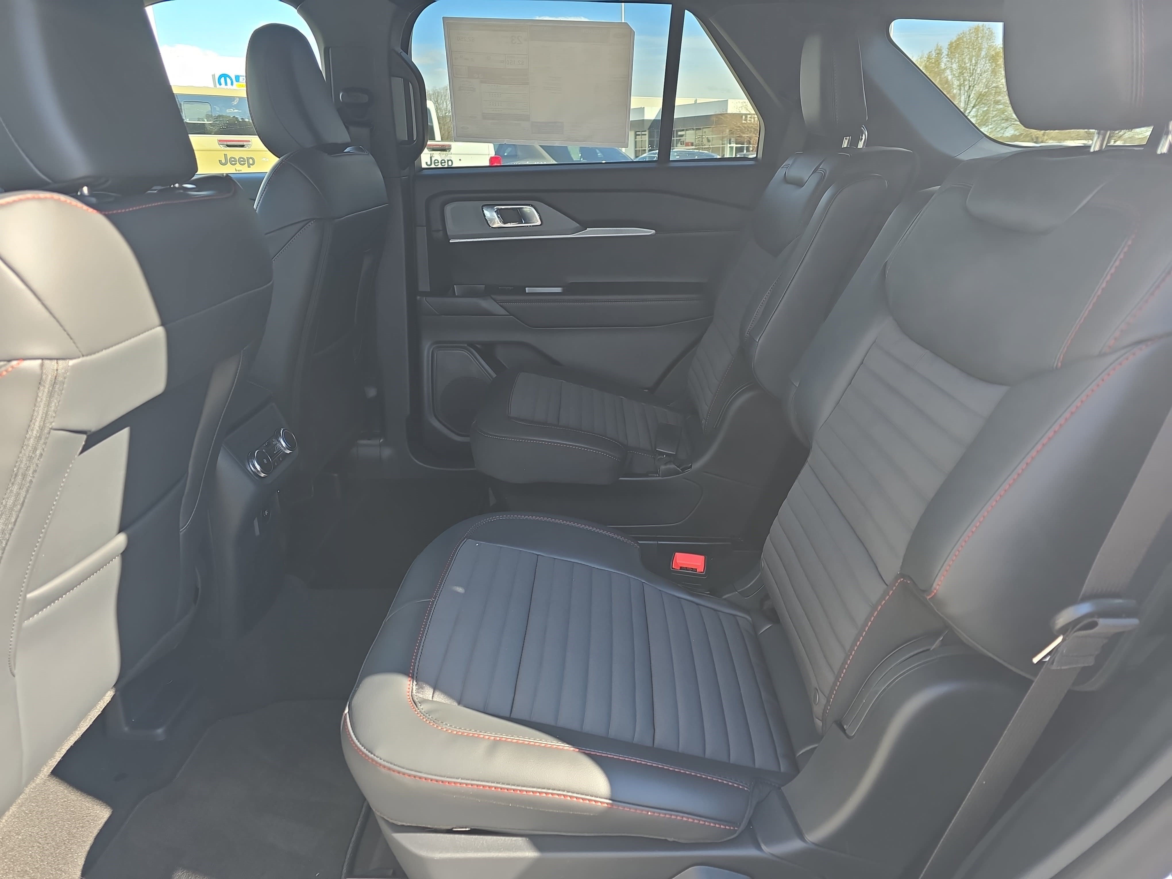 New 2026 Ford Explorer ST-Line w/ ST-Line Street Pack AWD/4WD image 15