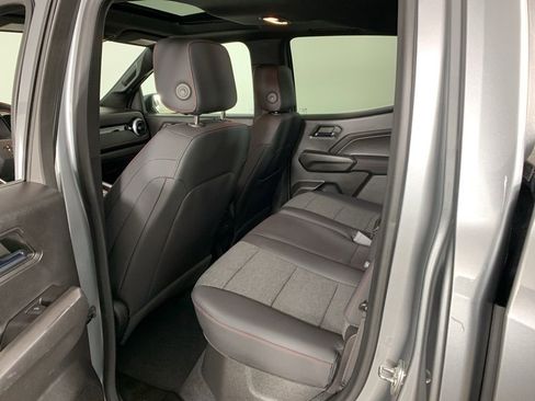 Used 2024 Chevrolet Colorado Z71 w/ Z71 Convenience Package 2 image 31