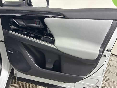 Used 2024 Subaru Solterra Limited image 34