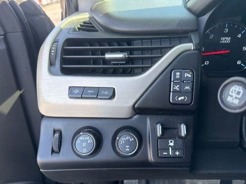 Used 2019 GMC Yukon Denali image 15