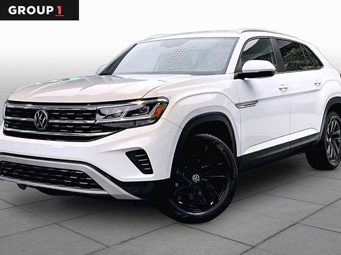 Used 2023 Volkswagen Atlas Cross Sport SE w/ Black Wheel Package FWD image 1