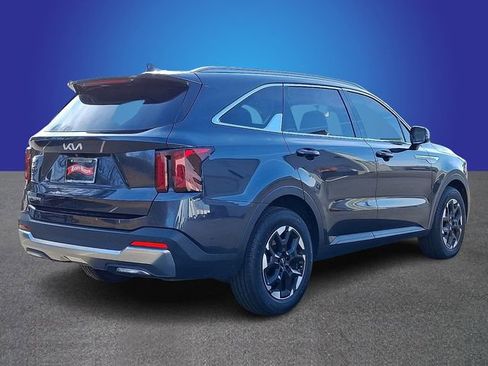 Used 2025 Kia Sorento S w/ Panoramic Sunroof Package image 4