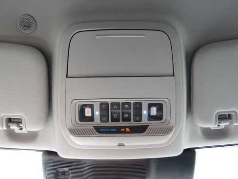 Used 2021 Ford Explorer XLT w/ Equipment Group 202A AWD/4WD image 30