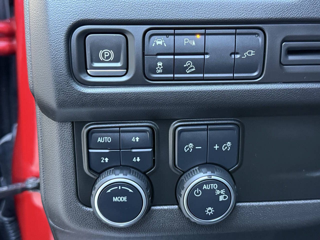 Used 2022 Chevrolet Tahoe Z71 AWD/4WD image 26