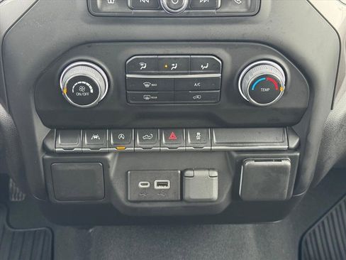 Used 2022 Chevrolet Silverado 1500 Custom image 15