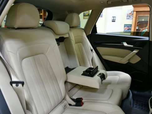 Used 2018 Audi Q5 Prestige w/ Prestige Package image 36