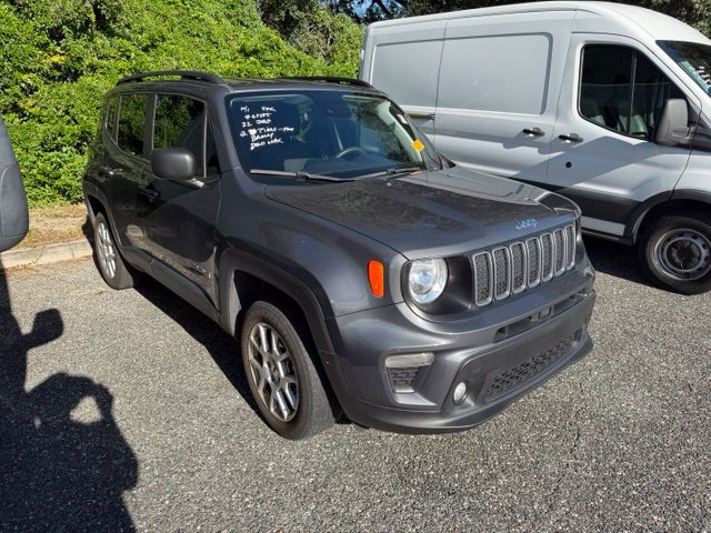 Used 2022 Jeep Renegade Latitude AWD/4WD image 2