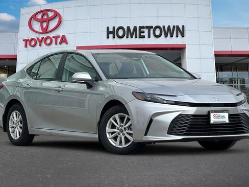 New 2026 Toyota Camry LE w/ Convenience Package image 2