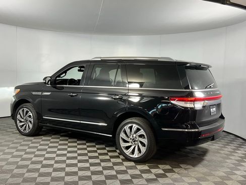 Used 2024 Lincoln Navigator Reserve image 7