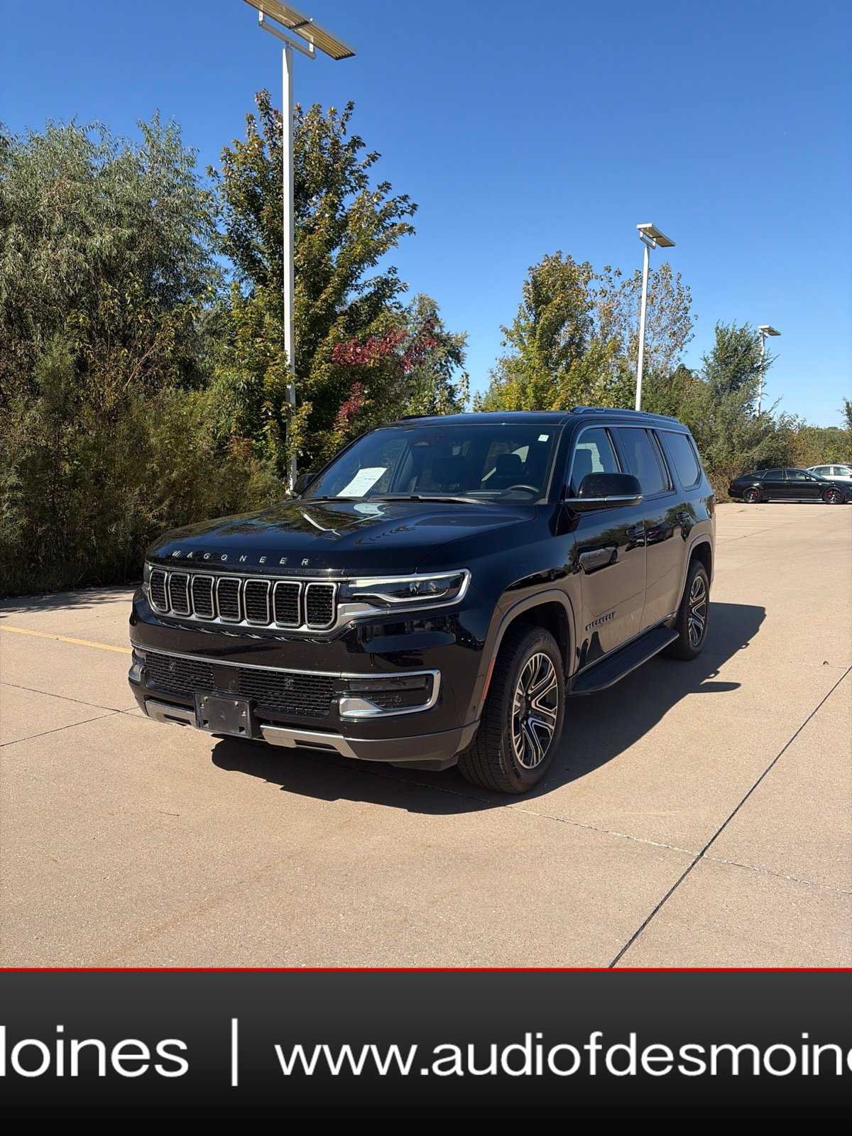 Used 2022 Jeep Wagoneer Series III AWD/4WD image 1