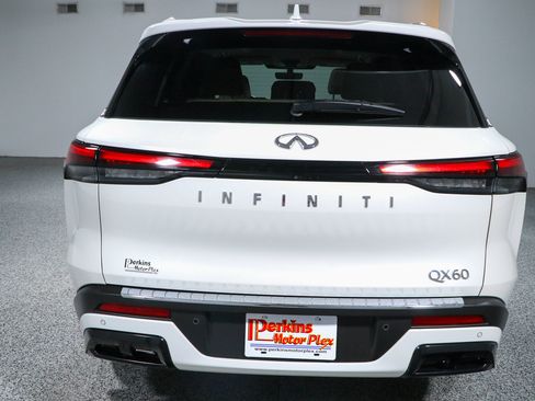 Used 2024 INFINITI QX60 Luxe w/ Cargo Package FWD image 8