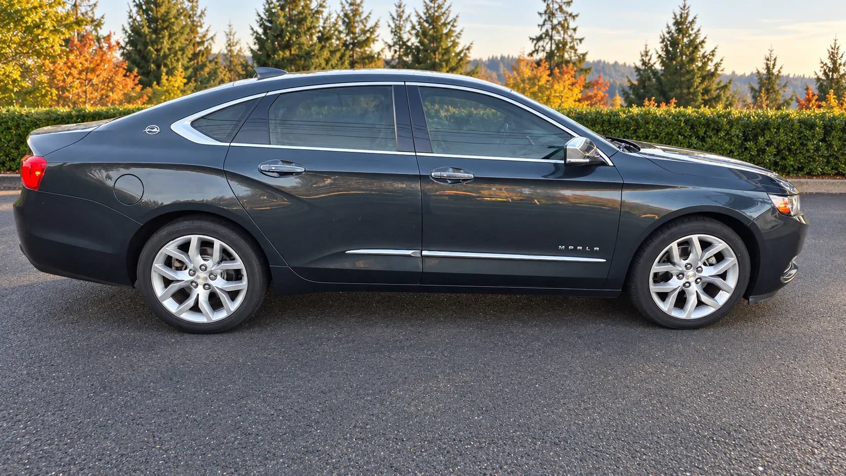 Used 2018 Chevrolet Impala Premier FWD image 4
