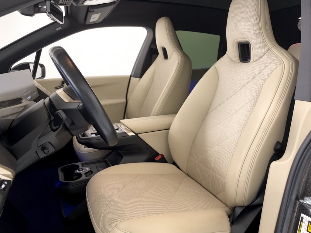 Certified 2024 BMW iX xDrive50 w/ Premium Package AWD/4WD image 5