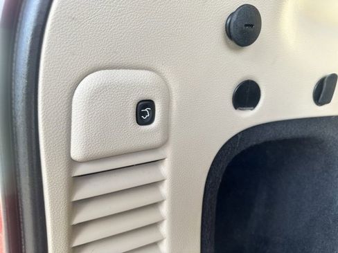 Used 2018 Jeep Grand Cherokee Limited image 8