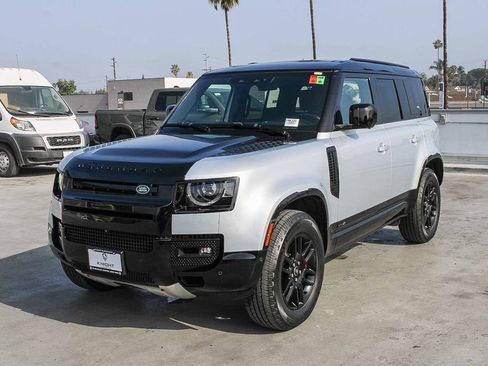 Used 2023 Land Rover Defender 110 X AWD/4WD image 3
