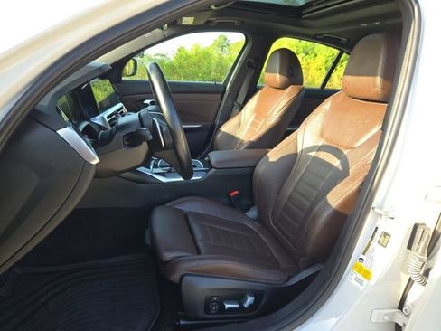 Used 2022 BMW 330i Sedan w/ Premium Package 2 RWD image 14