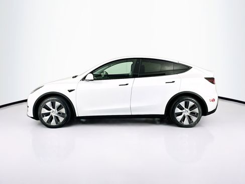 Used 2022 Tesla Model Y Long Range image 4