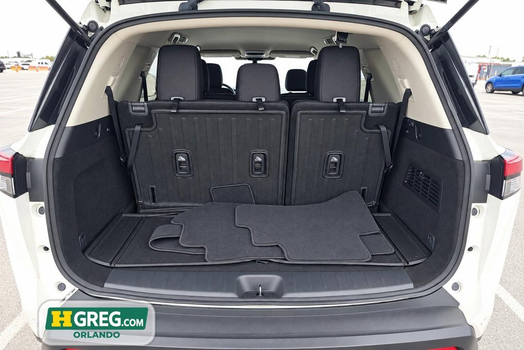 Used 2024 Nissan Pathfinder S w/ Cargo Package FWD image 17