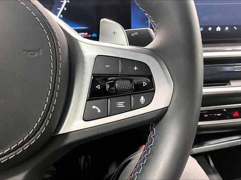 Used 2025 BMW X6 M60i w/ Climate Comfort Package image 21