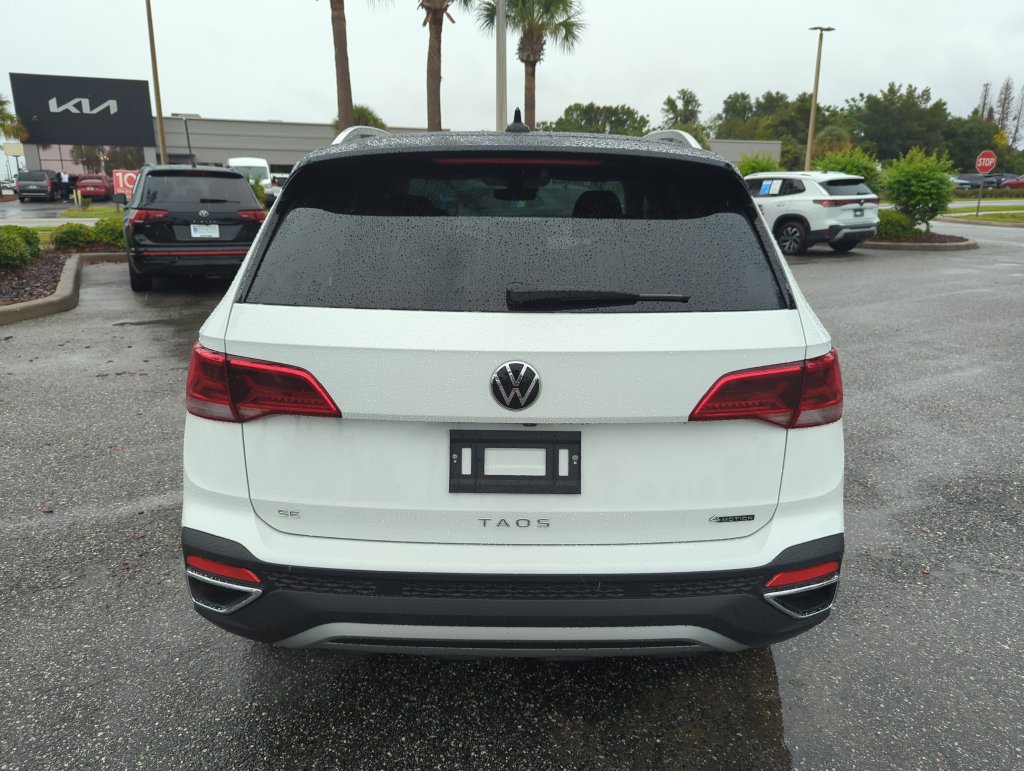 Used 2024 Volkswagen Taos SE AWD/4WD image 7