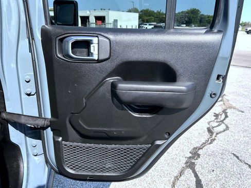 Used 2024 Jeep Wrangler Unlimited Rubicon w/ Convenience Group AWD/4WD image 19