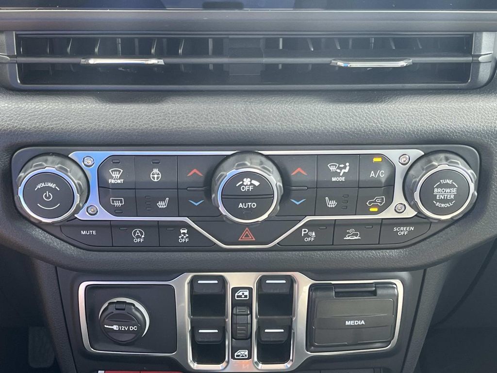 Used 2026 Jeep Wrangler Unlimited Sport AWD/4WD image 29